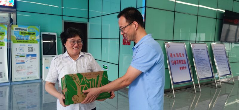 集團公司開展高溫慰問